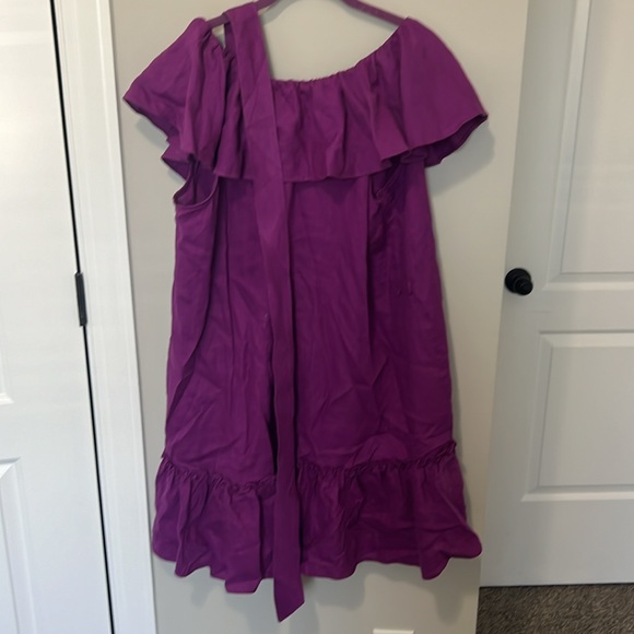 EUC XL Trina Turk “out of office” worn twice and dry cleaned - Picture 4 of 4